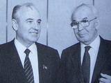 Gustáv Husák und Michail Gorbatschow