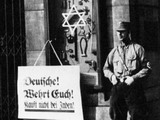 Bojkot židovských obchodů – Nápis – Němci braňte se, nenakupujte u Židů