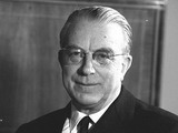 Hans Globke – účastnil se na vydávání prováděcích předpisů k norimberským zákonům