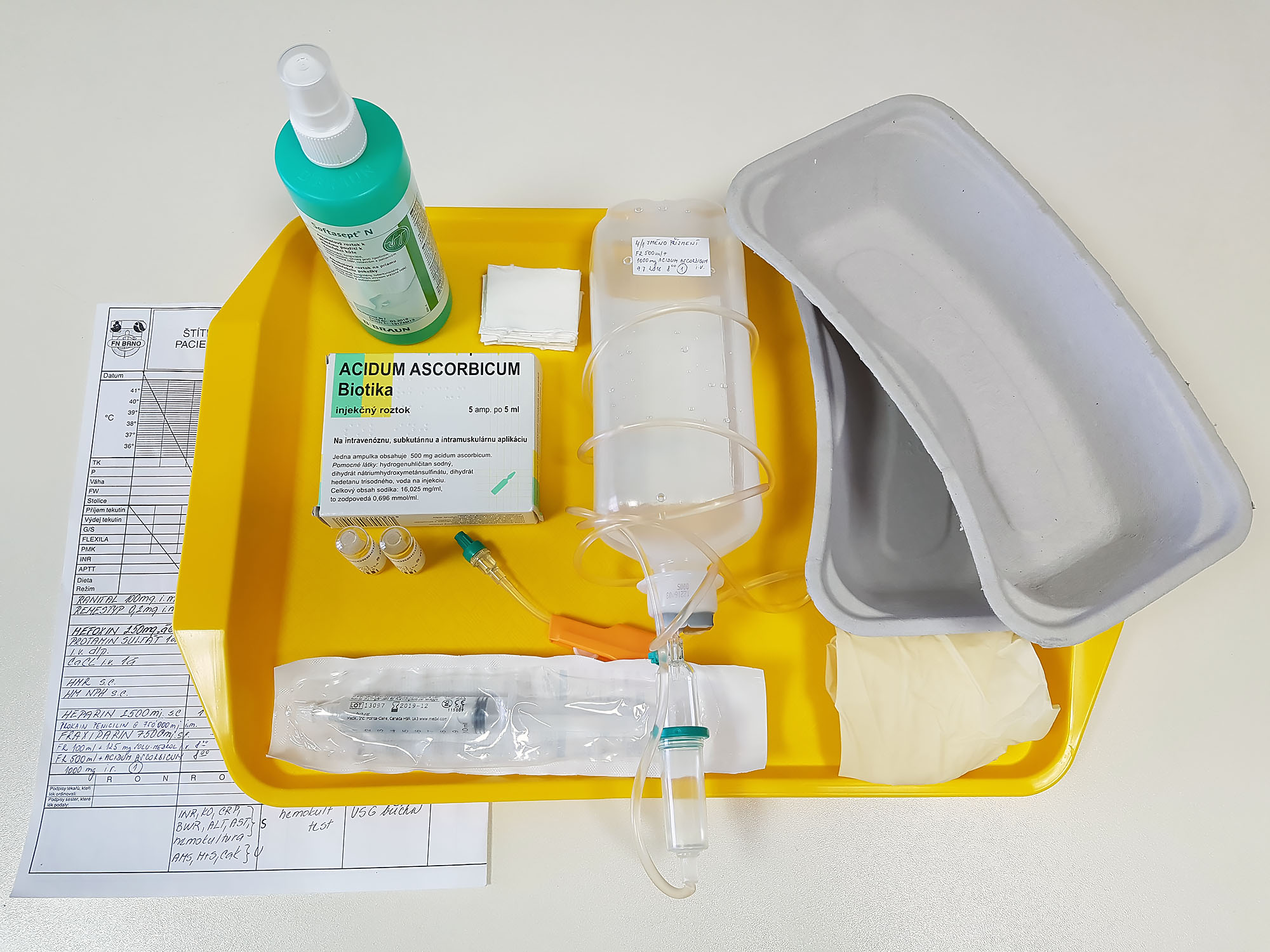 Příprava infuze 12 – infuze připravena k podání do zajištěného žilního vstupu (periferního nebo centrálního)