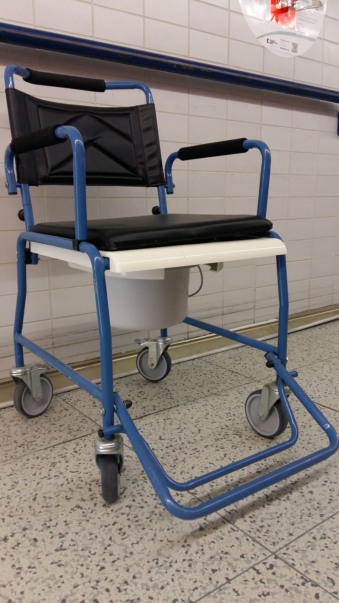 Toilet wheelchair