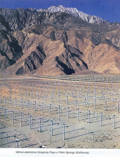 Obr. 88 Větrná elektrárna Gorgonia Pass u Palm Springs v Kalifornii. Murck et al., 2006