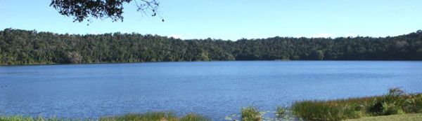 Lake Barrine je největším vulkanickým jezerem Queenslandu.