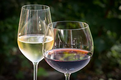 sklenice vína