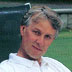 Rich Roberts jako Dr. December vyfotografovaný roku 1997 do kalendáře Studmuffins of Science Calendar.