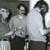 Sambrookova laboratoř v Cold Spring Harbor Laboratory, kolem roku 1971. Phil Sharp zde působil jako postdoktorand. (zleva doprava) Arlene Jackson, Phil Sharp a C. Mulder.