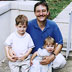 Michael Hengartner se svými dětmi Alexem a Sophií, 1999.