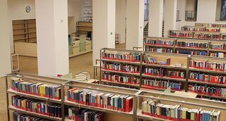 Ústřední knihovna Právnické fakulty po nedávné rekonstrukci