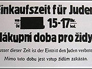 Plakát oznamující nákupní dobu pro Židy