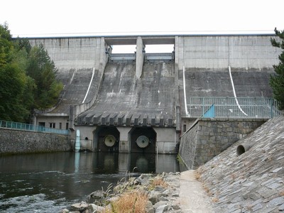 Obr. 93 Vodní elektrárna Dalešice.